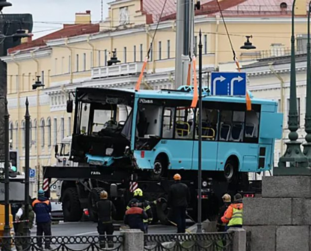 По делу об утонувшем в Петербурге автобусе задержан новый фигурант