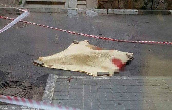 В Баку девушка выбросилась с 9-го этажа