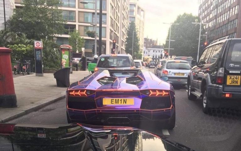 Дорогой Lamborghini "EM1N"а на улицах Лондона - ФОТО