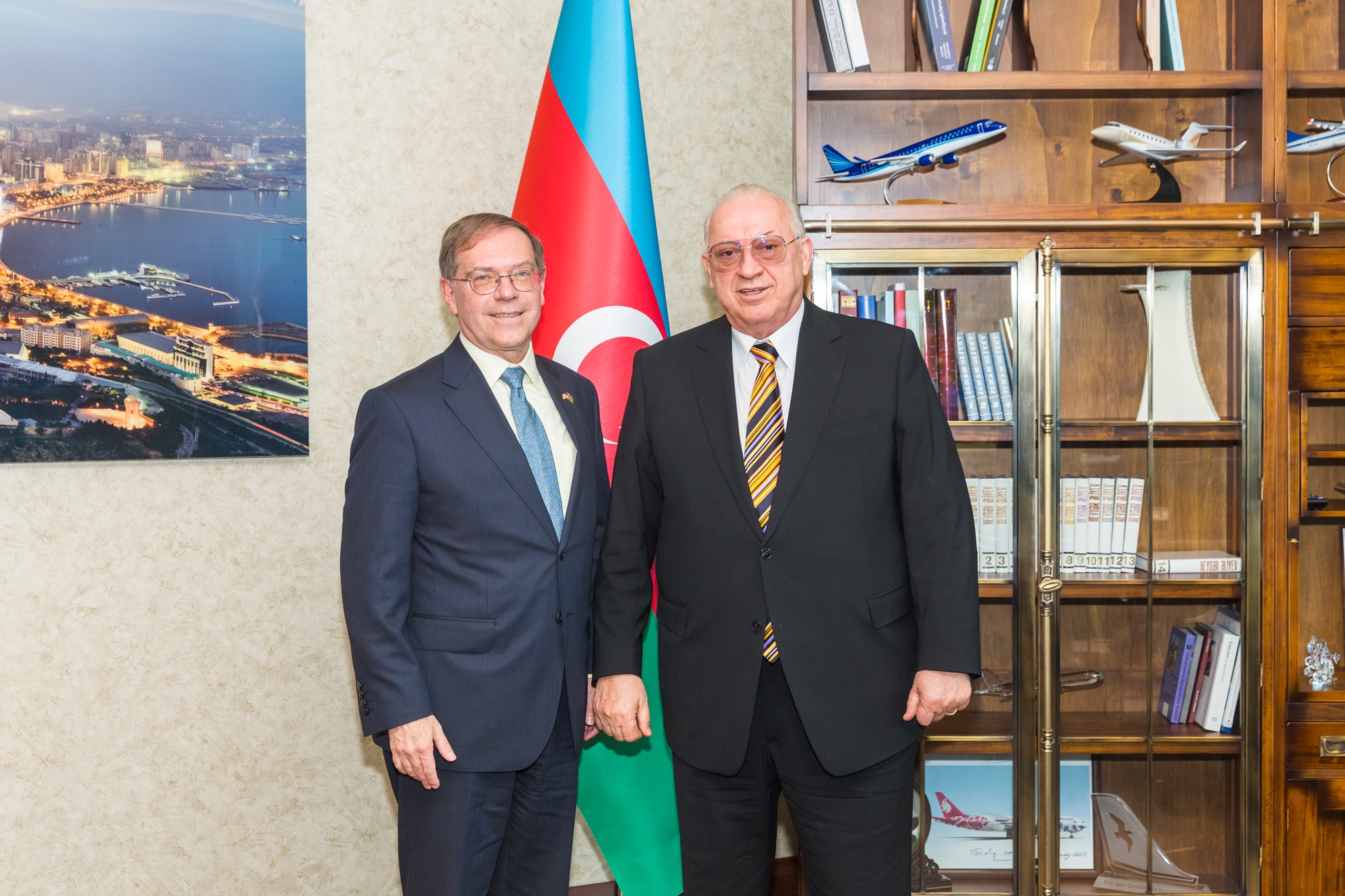 Президент AZAL встретился с послом США в Азербайджане
