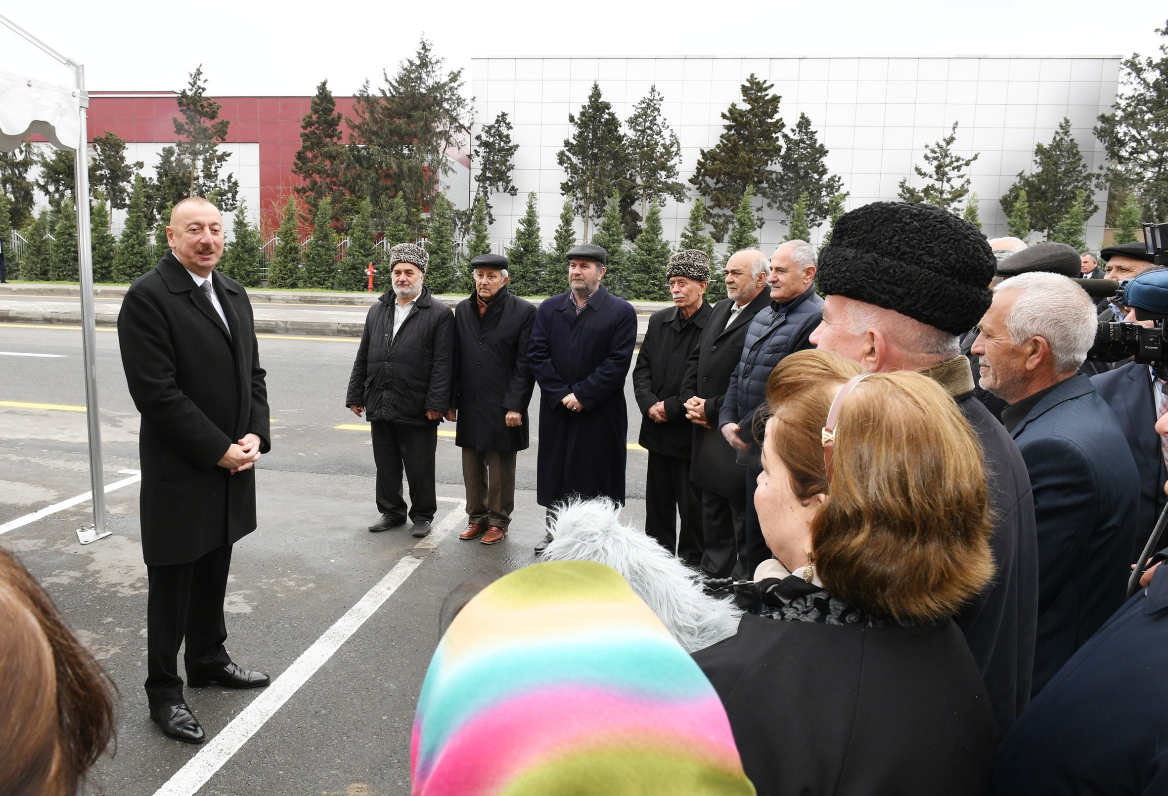 Президент Ильхам Алиев встретился с гражданами