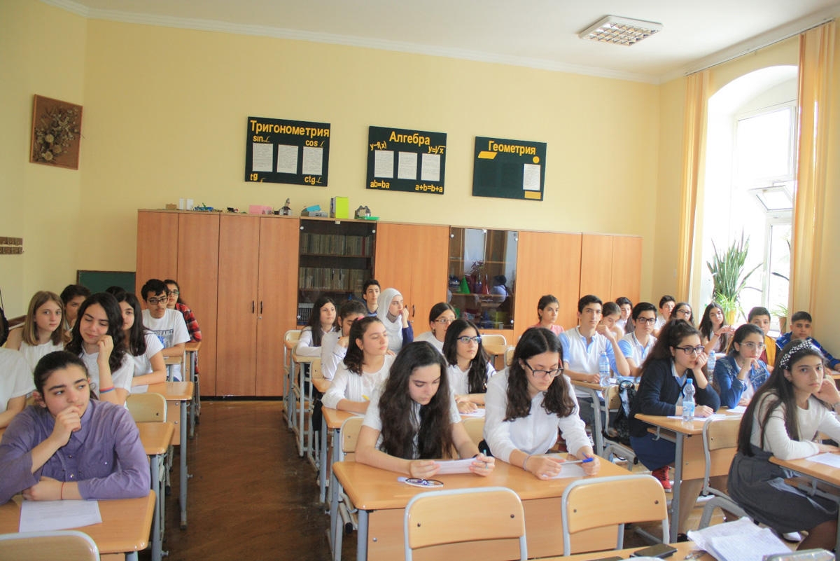 В ряде школ Баку приостановлен учебный процесс