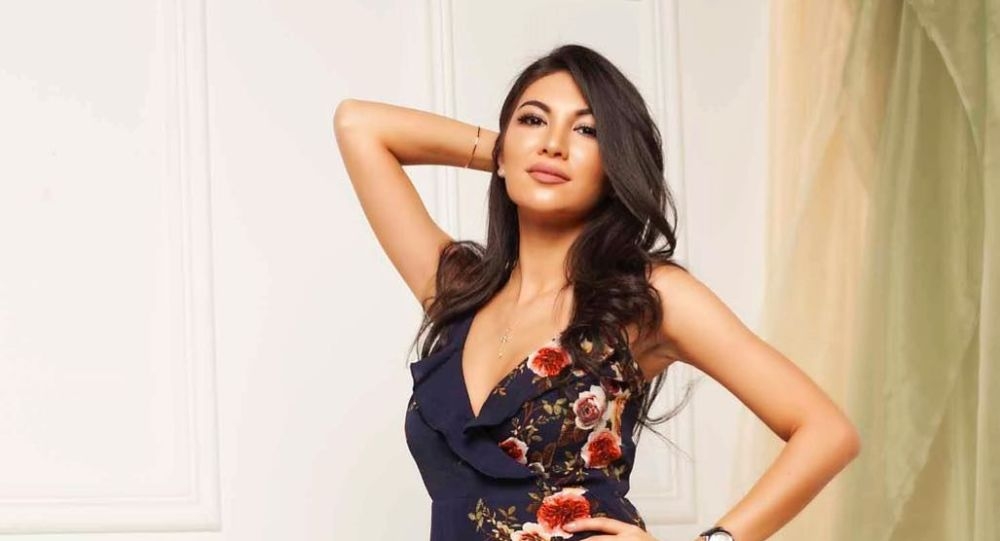 "Мисс Азербайджан" назвали самой красивой ведущей прогноза погоды