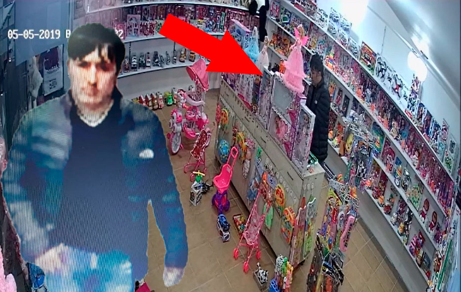 Кража в магазине игрушек в Баку попала на камеру