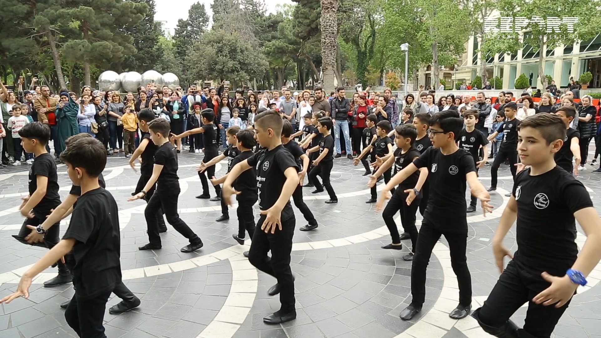 В Баку состоялся флешмоб с участием детей