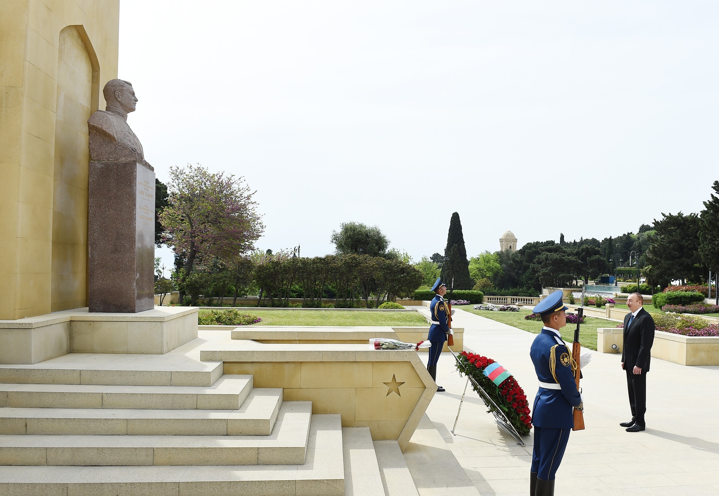 Президент Ильхам Алиев на праздновании Дня Победы в Баку