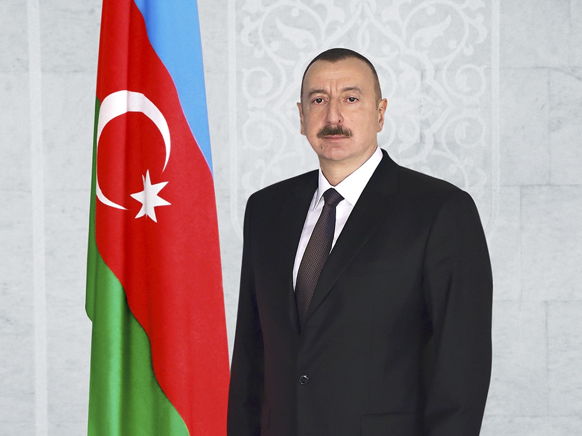 Ильхам Алиев: Увеличение зарплат и пенсий - на повестке дня