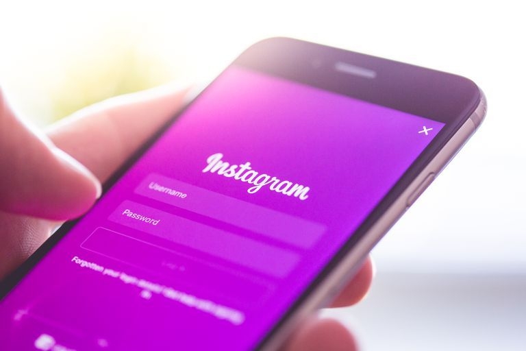 В Баку судят женщину за мошенничество в Instagram на полмиллиона