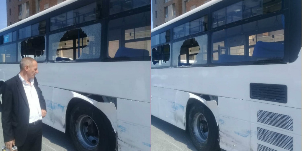 В Баку пассажирский автобус столкнулся с краном