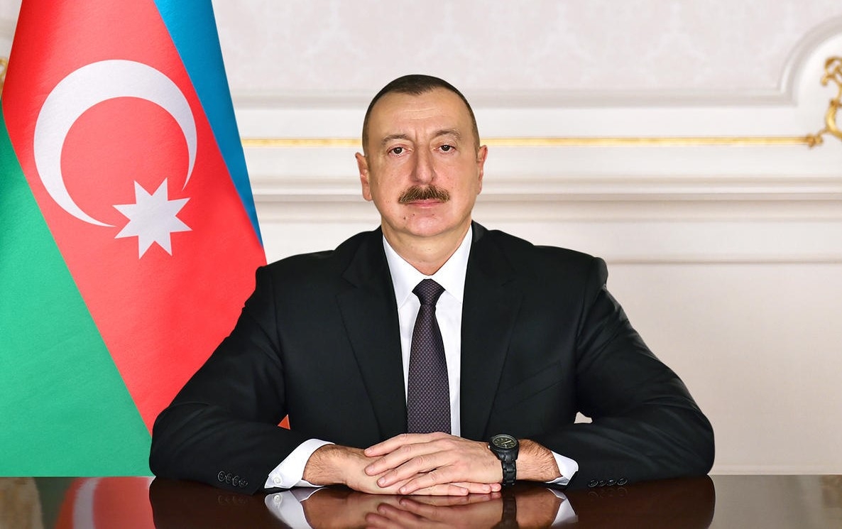 Президент Ильхам Алиев наградил Зураба Церетели
