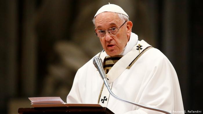 Папа Римский попросил прощения у цыган