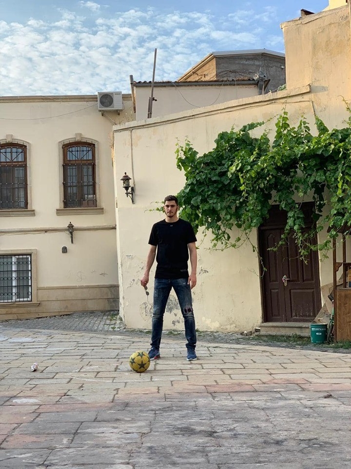 Рамиль Шейдаев сыграл в футбол с детьми в Ичери-шехер - ВИДЕО