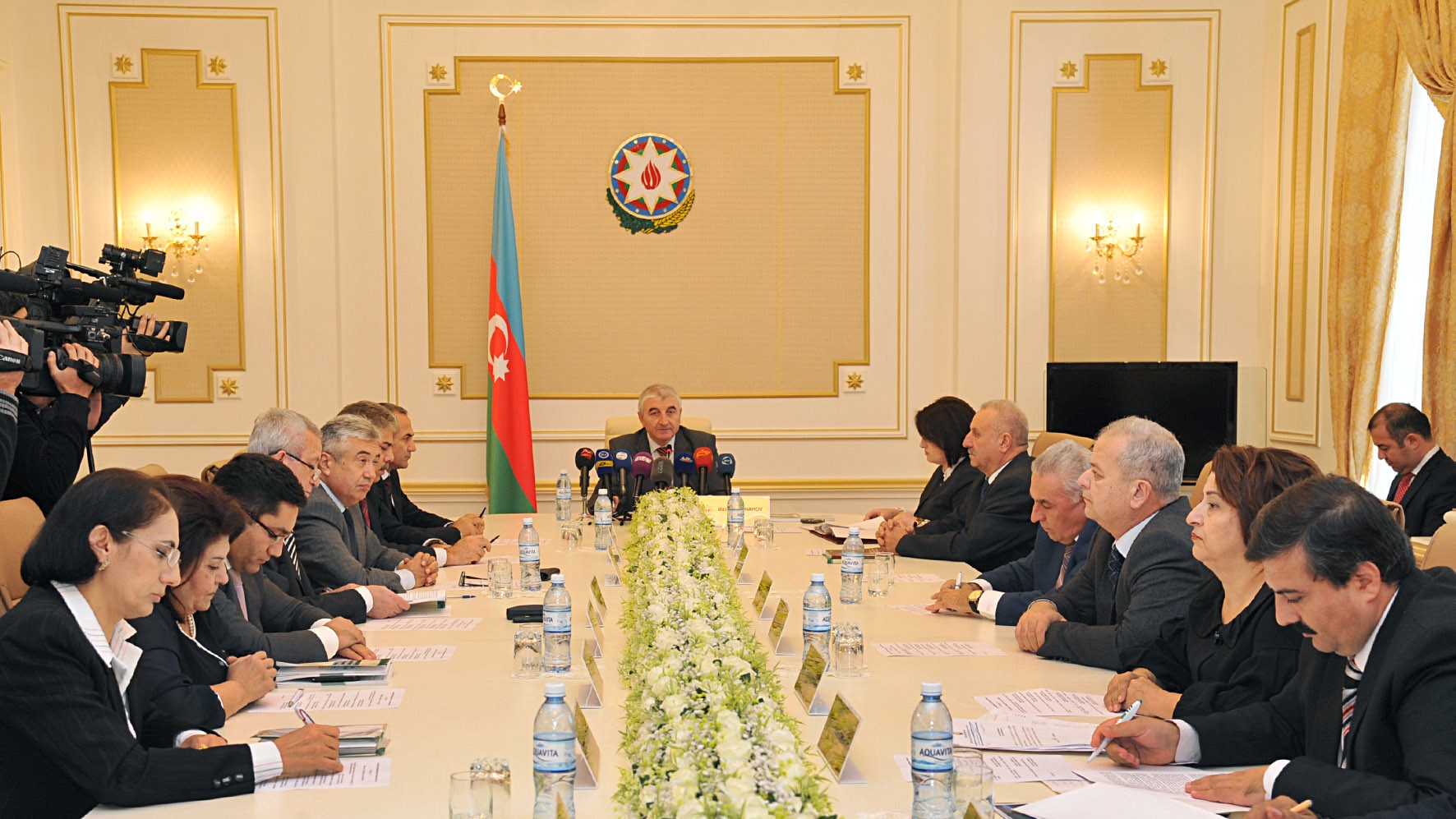 Повышены должностные оклады председателя и членов ЦИК Азербайджана - СПИСОК