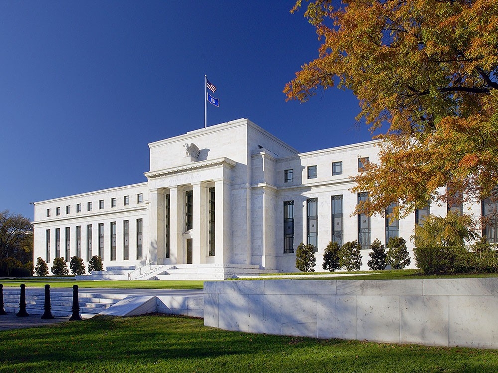ФРС сохранила базовую ставку на уровне 2,25-2,5% годовых