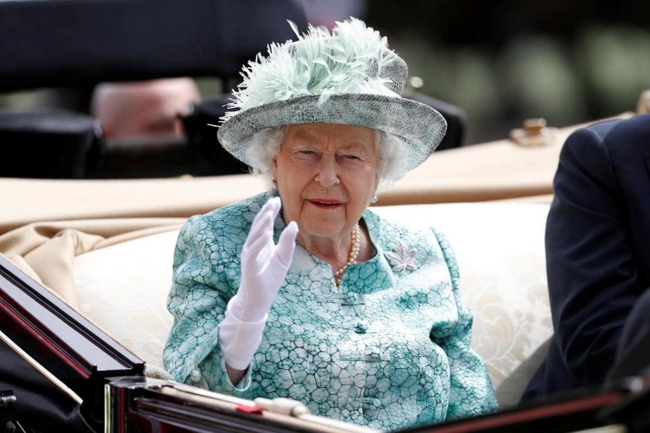 Елизавета II срочно покинула Букингемский дворец из-за нашествия крыс