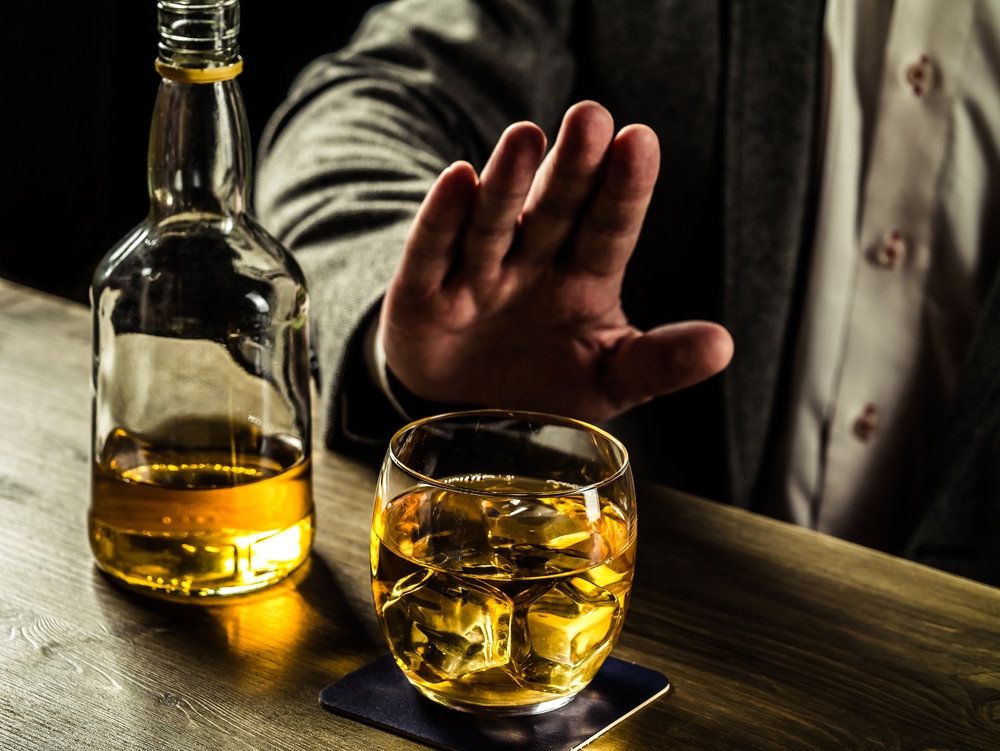 Учёные определили дозу алкоголя, которая порабощает волю