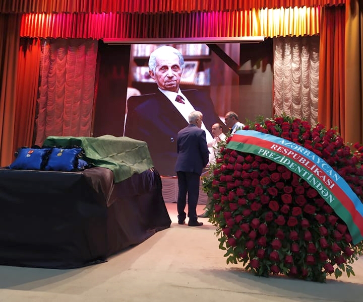 Проходит церемония прощания с Ширмамедом Гусейновым - ФОТО