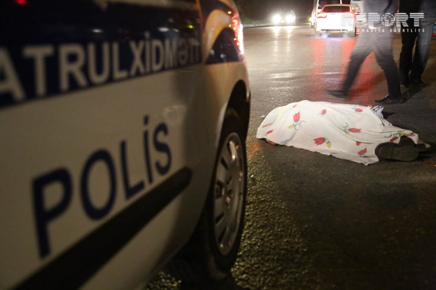 В Баку автомобиль сбил насмерть пешехода