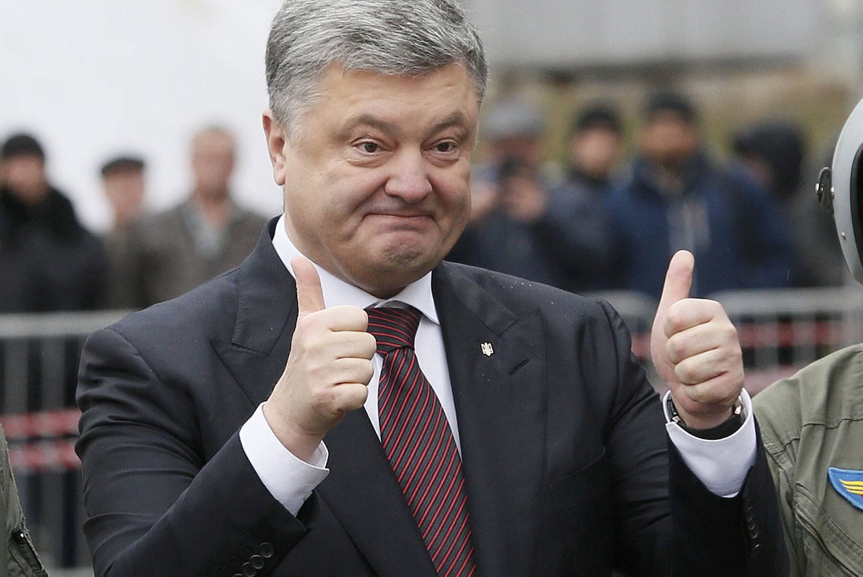 Порошенко пообещал "набить морду" недовольным украинцам - ВИДЕО