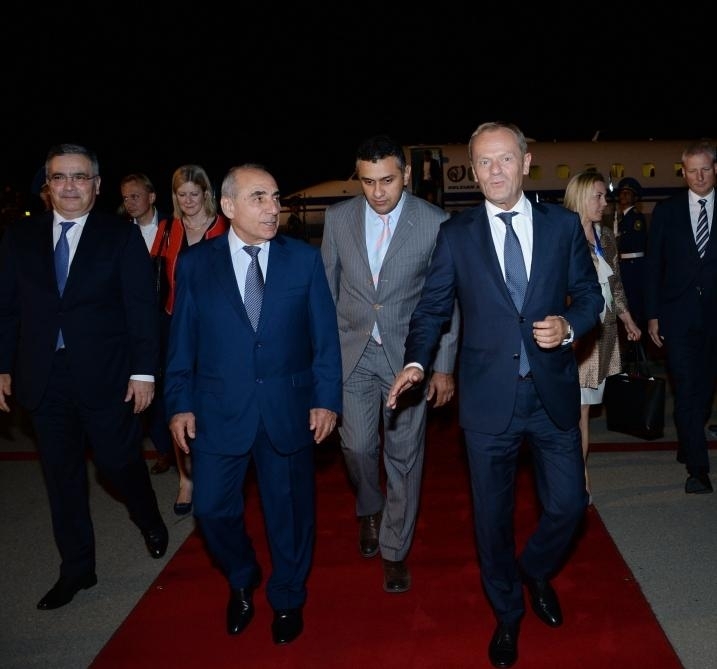 Президент Европейского совета прибыл в Азербайджан