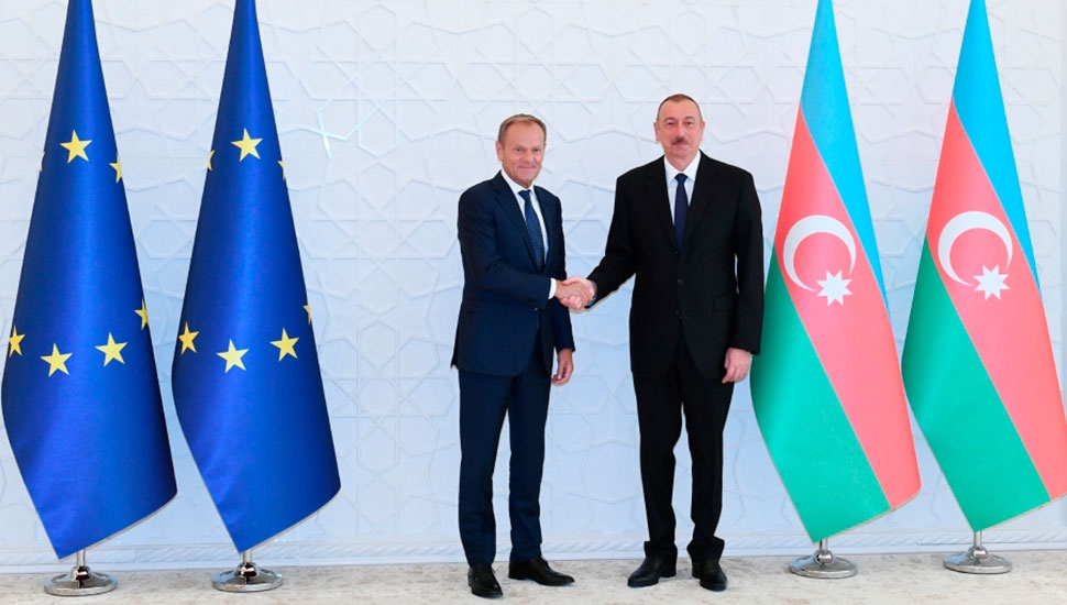 Президент Ильхам Алиев встретился с Дональдом Туском