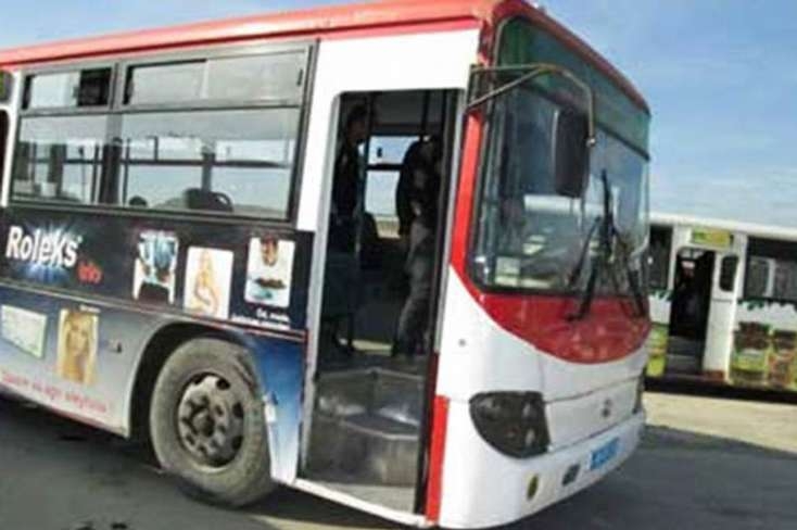 В Баку автобус переехал пассажира