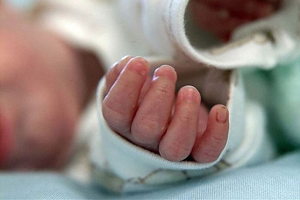 В Азербайджане врачей уволили из-за смерти младенца