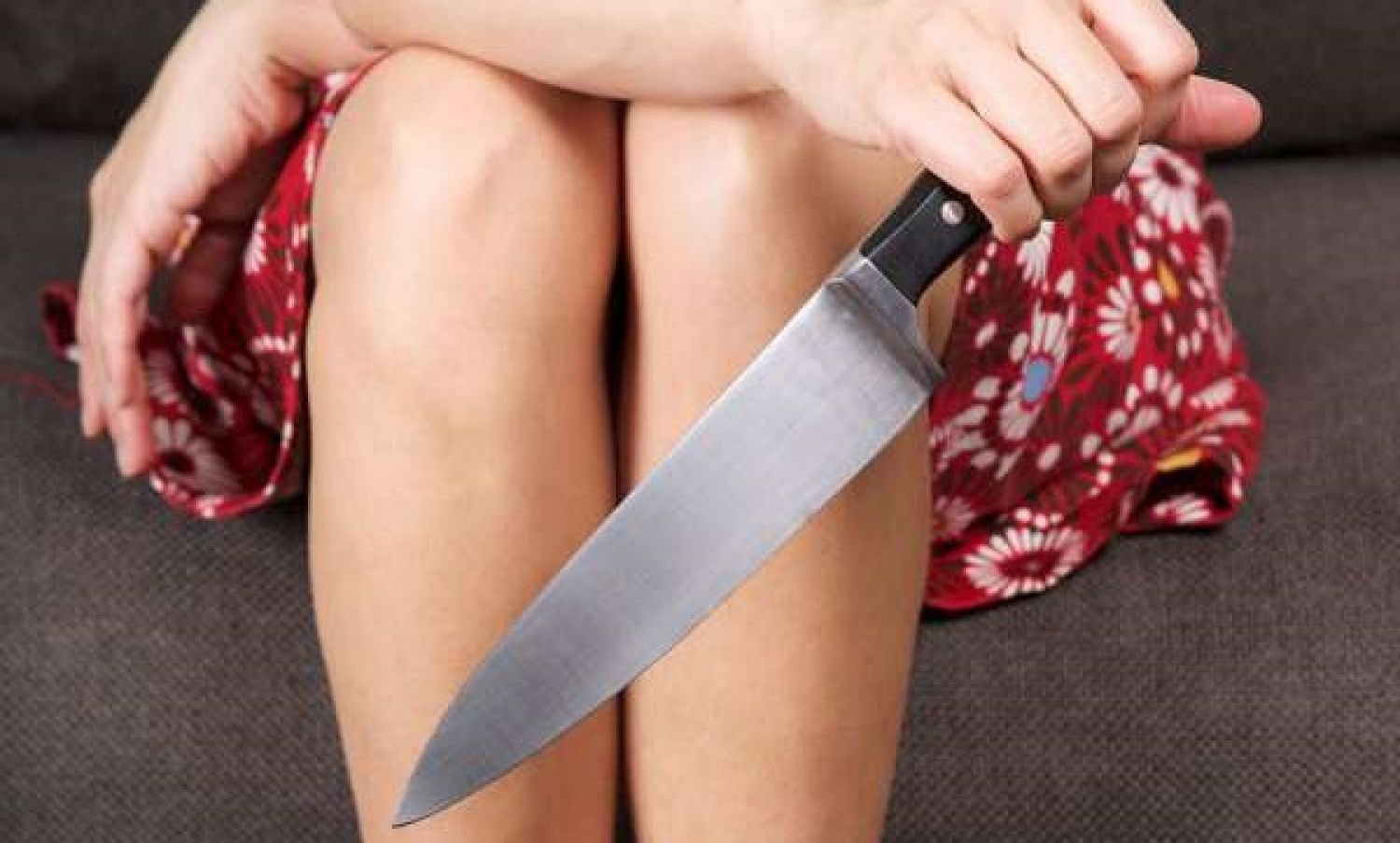 19-летняя Гюнель подняла нож на отца - ИЗ ЗАЛА СУДА