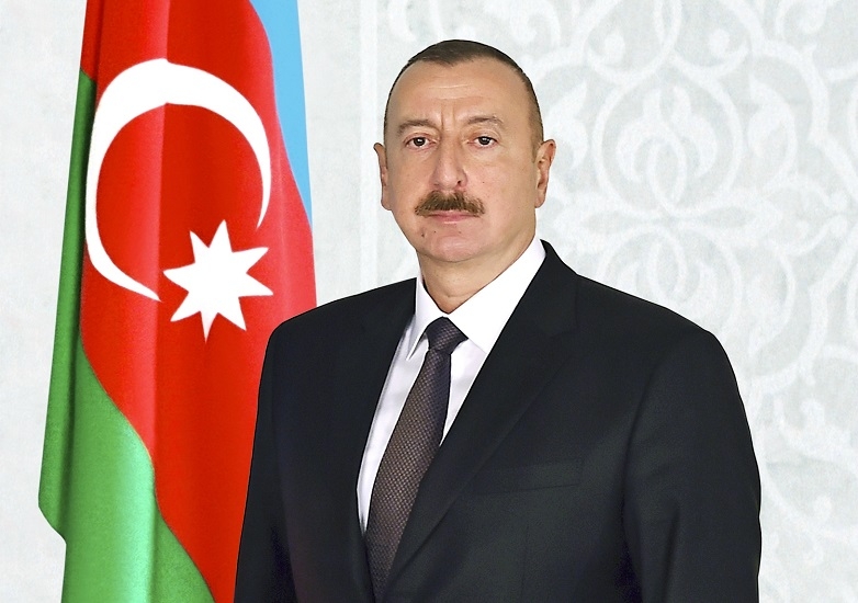 Ильхам Алиев поздравил Бориса Джонсона