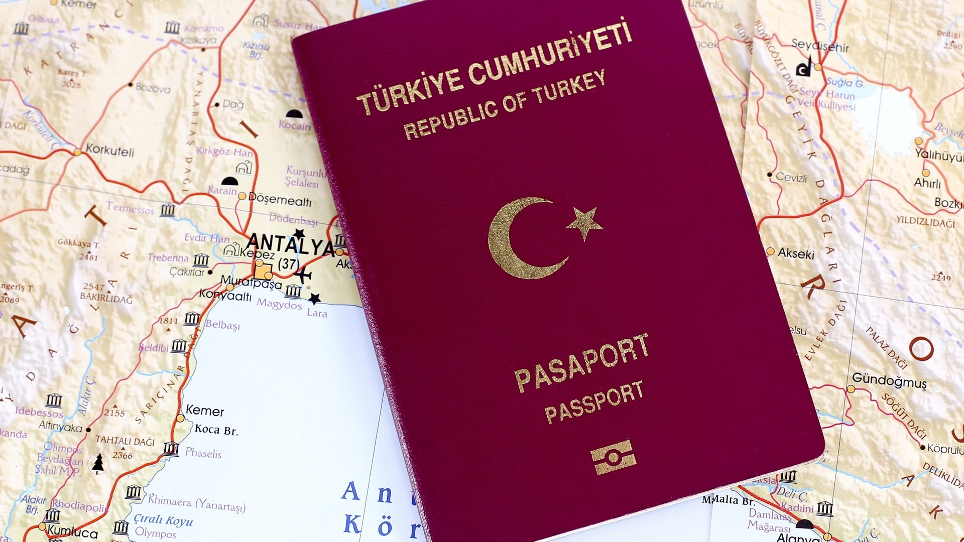 Азербайджан отменил визы для граждан Турции