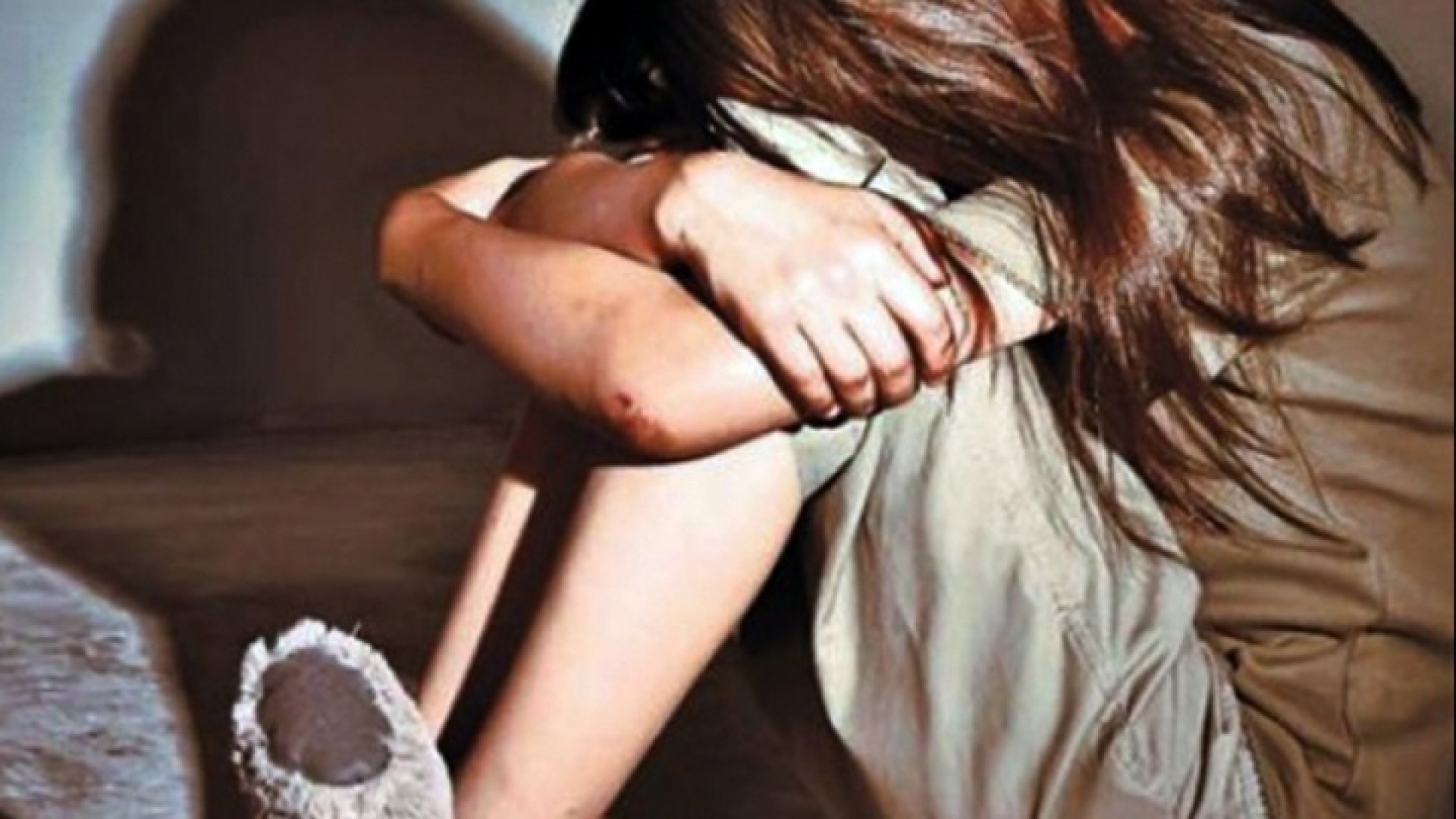 В Баку женщина заявила, что ее 14-летнюю  дочь изнасиловал сожитель