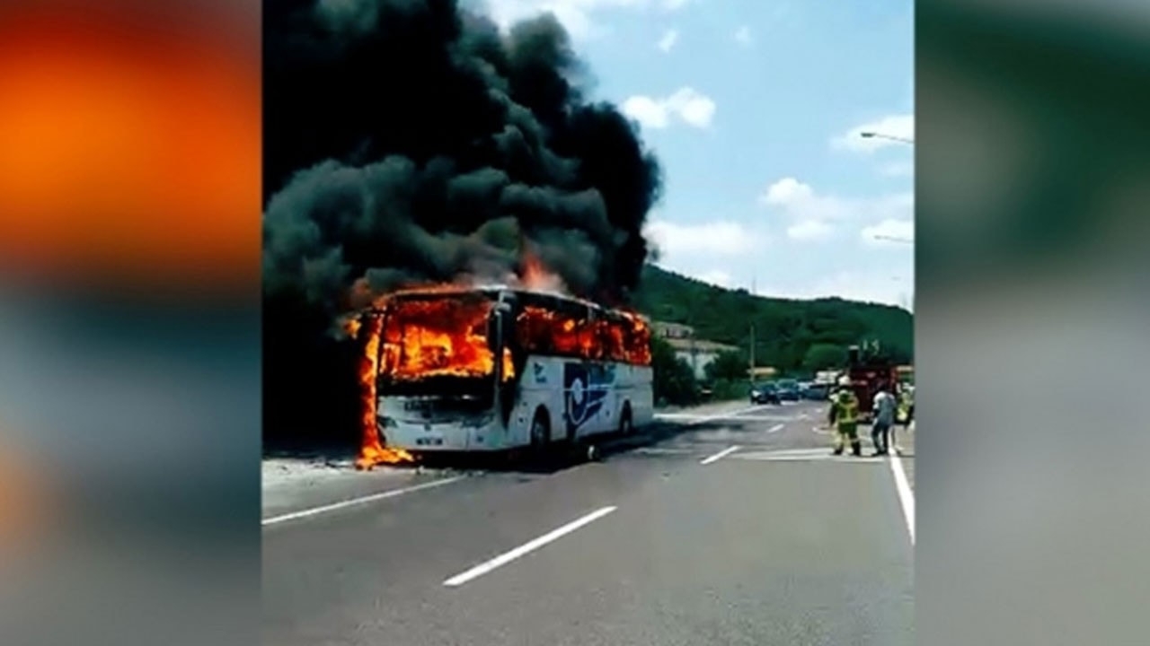В Турции сгорел автобус: много погибших и раненых - ВИДЕО