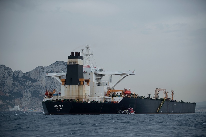 Танкеры Ирана поставляют нефть в Китай и другие страны в обход санкций