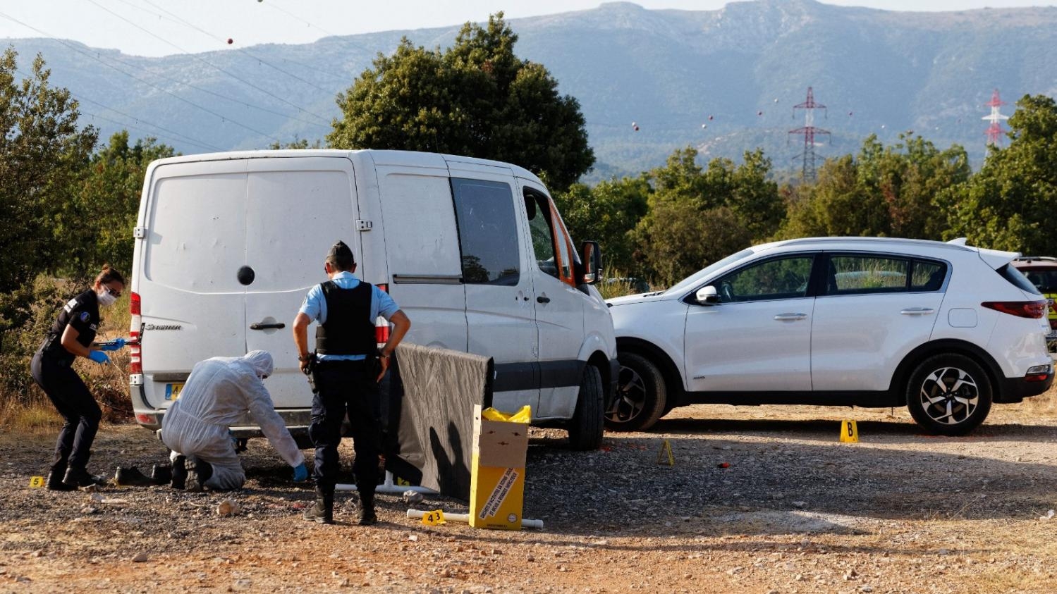 Во Франции рабочие на фургоне сбили мэра после ссоры из-за мусора