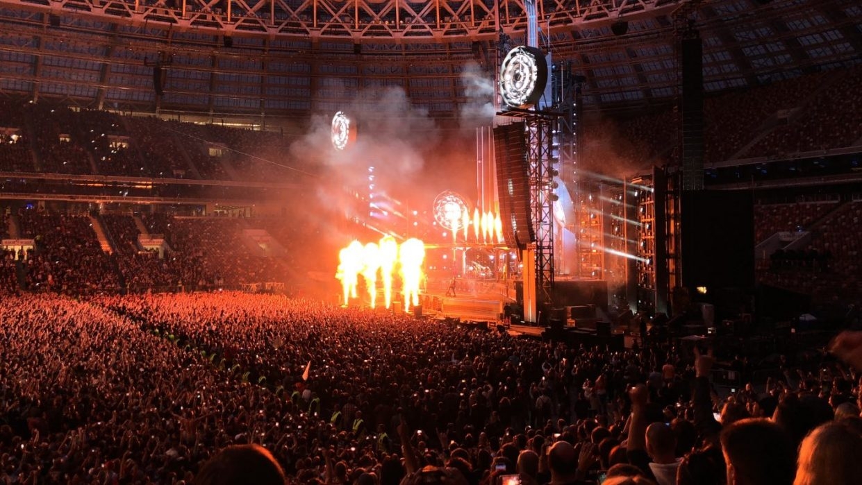 Огненное шоу: на концерте Rammstein произошел пожар - ВИДЕО