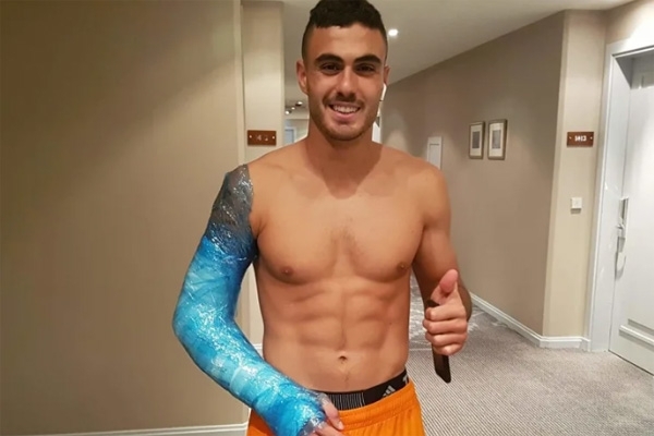 Израильский футболист сломал руку в Баку