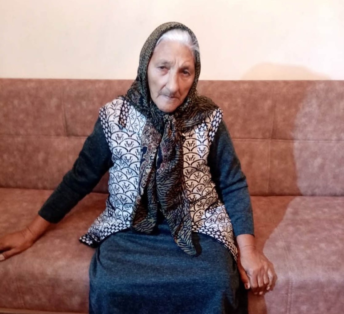 В Азербайджане 99-летняя жительница впервые получила паспорт - ФОТО