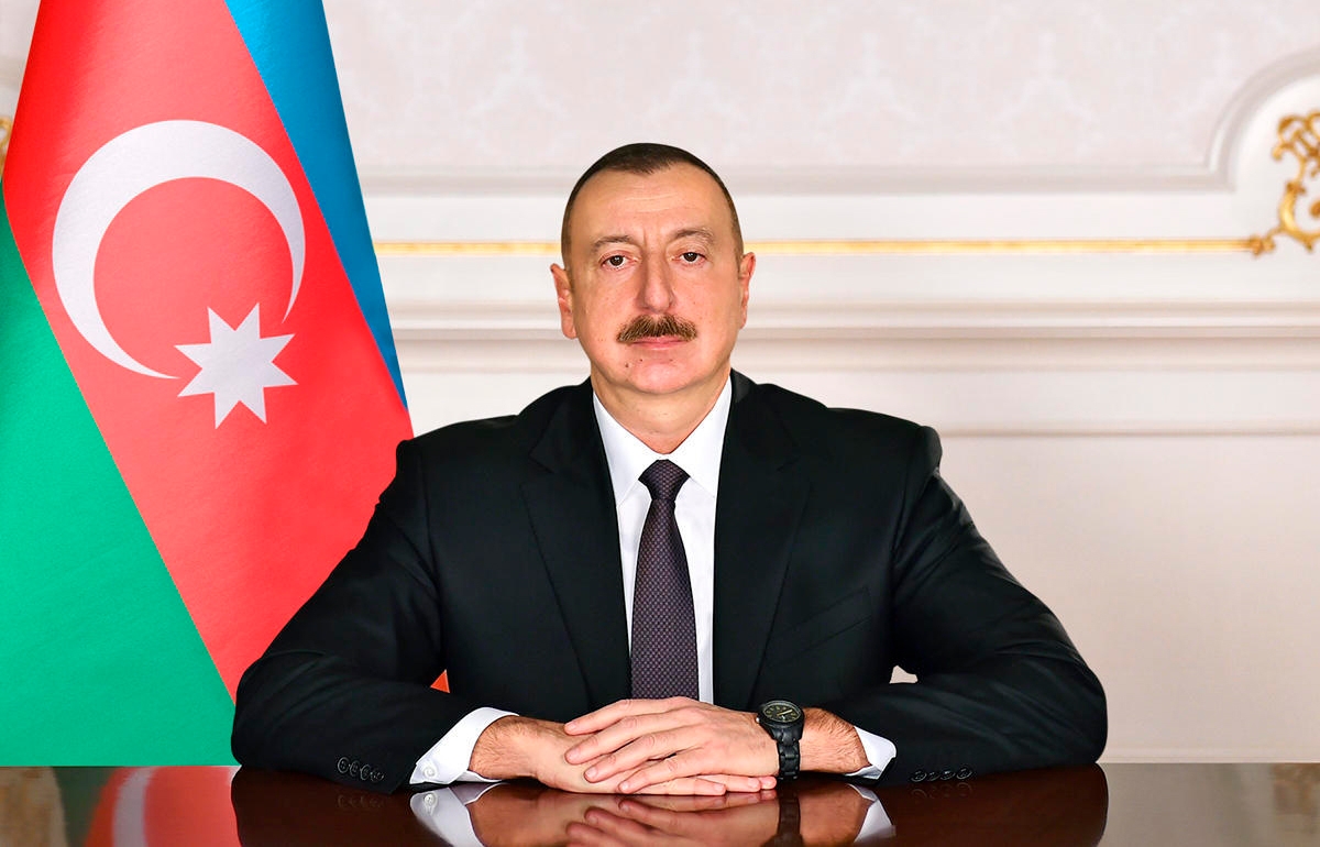 Ильхам Алиев поздравил азербайджанский народ с праздником Гурбан