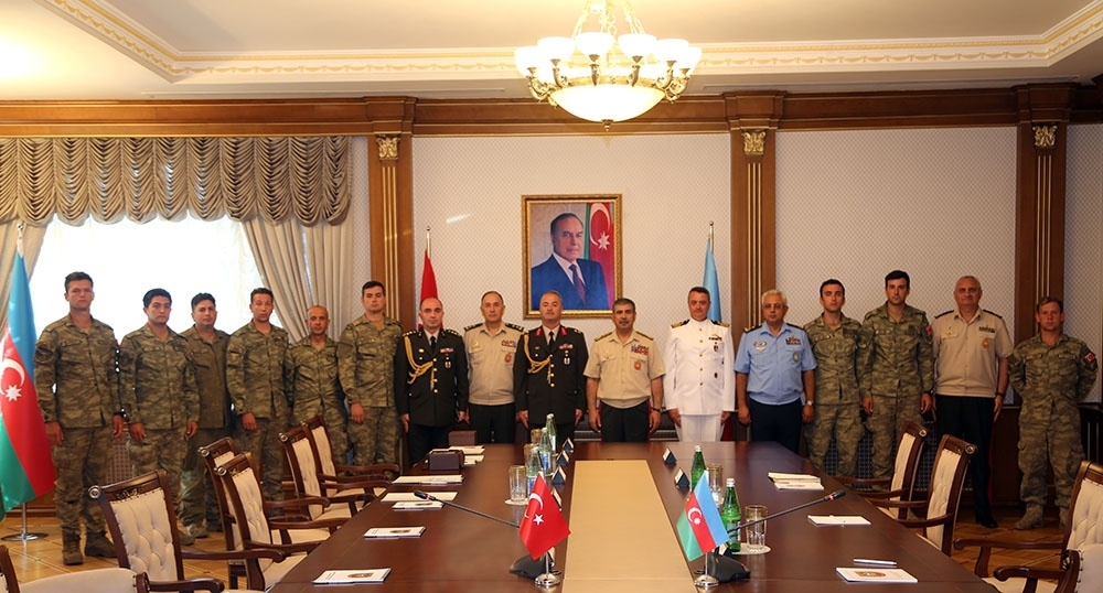 Закир Гасанов встретился с членами спасательной группы ВМС Турции - ФОТО