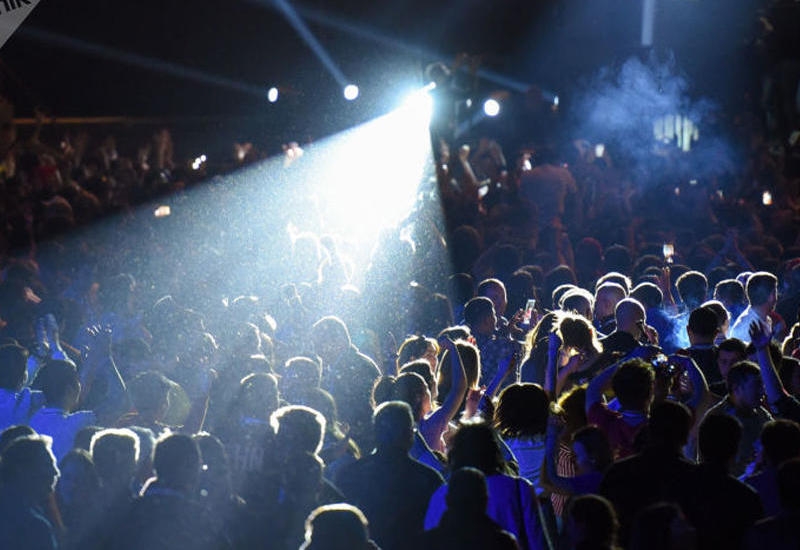 В Баку развлекающиеся в ночном клубе арабы оплатили нереальный счет - ФОТО