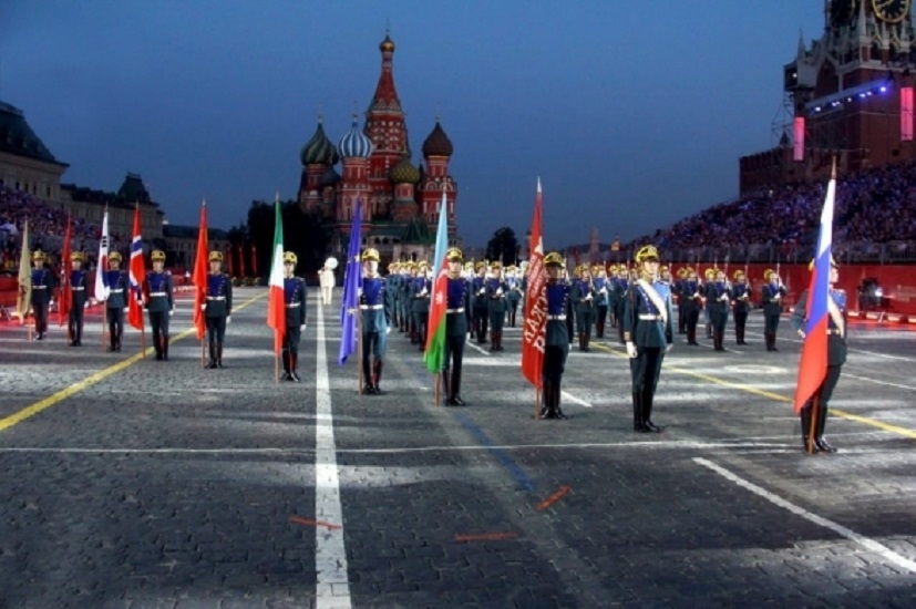 Военный оркестр Азербайджана на Красной площади в Москве - ВИДЕО
