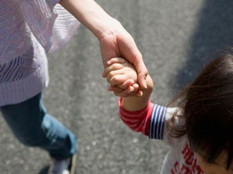 В Азербайджане пропала мать с тремя детьми - ФОТО