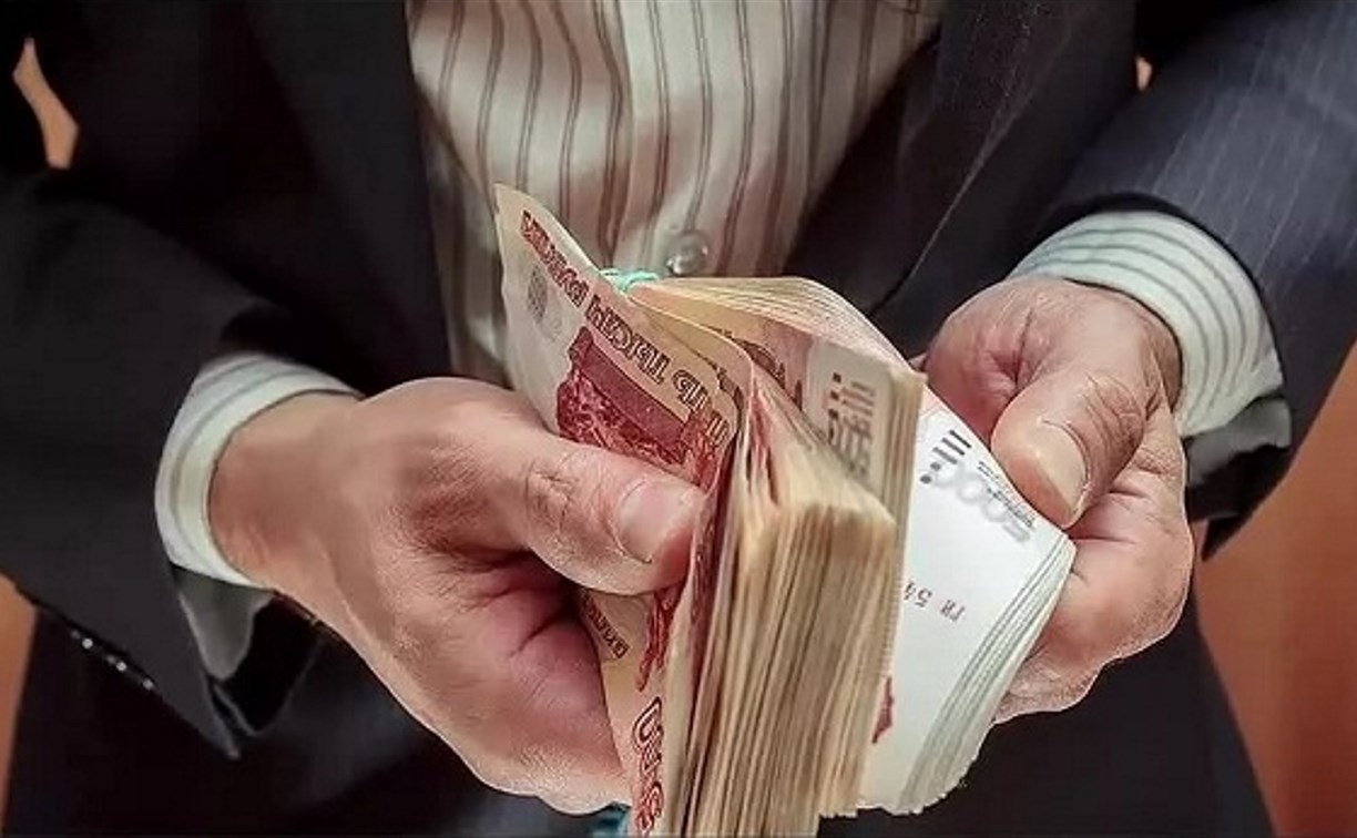 Азербайджанец заплатил больше миллиона, чтобы выехать из России