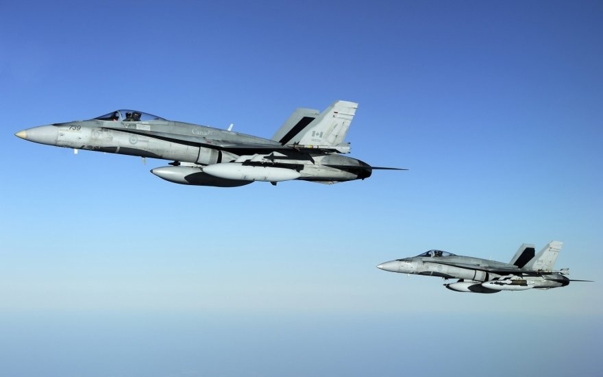 НАТО подняло истребители: РФ отправила 9 военных самолетов в Европу