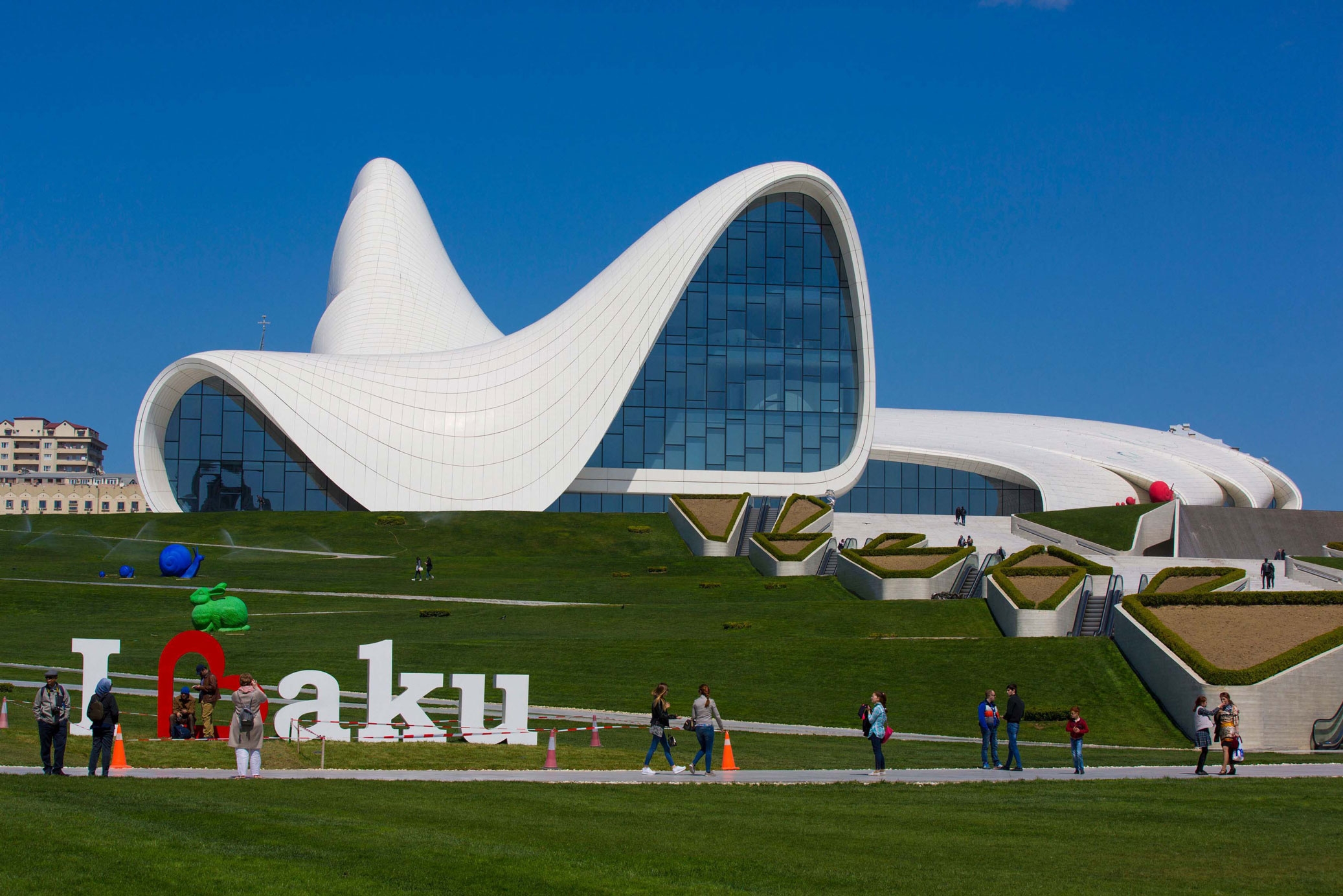 Баку в ТОП-50 самых безопасных городов в мире