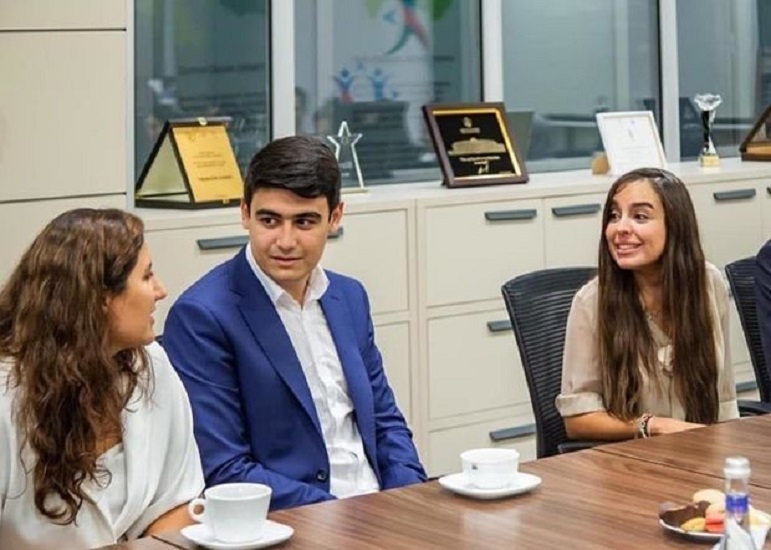 Лейла Алиева встретилась с будущими магистрантами зарубежных вузов - ФОТО