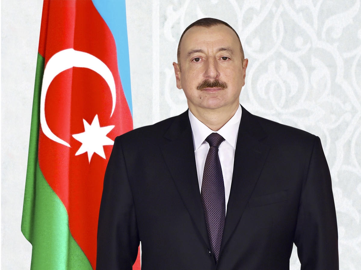 Ильхам Алиев наградил ряд деятелей культуры медалью "Терегги" - СПИСОК