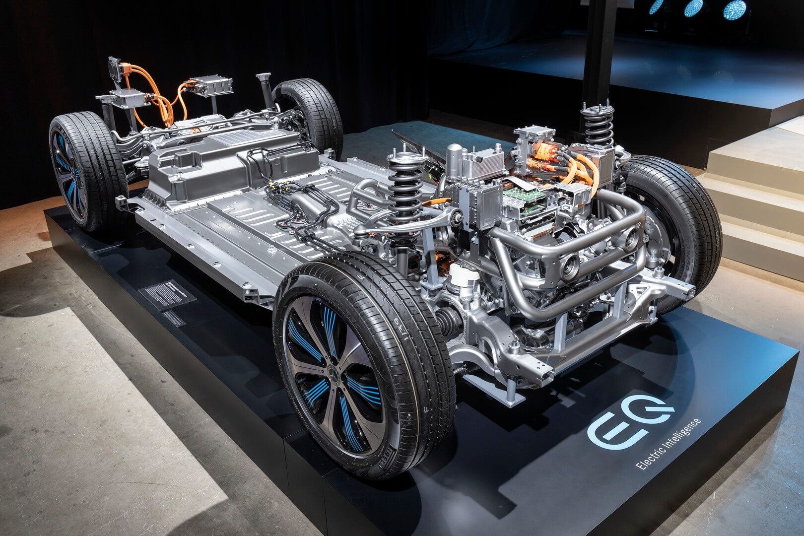 Mercedes-Benz прекращает разрабатывать двигатели внутреннего сгорания
