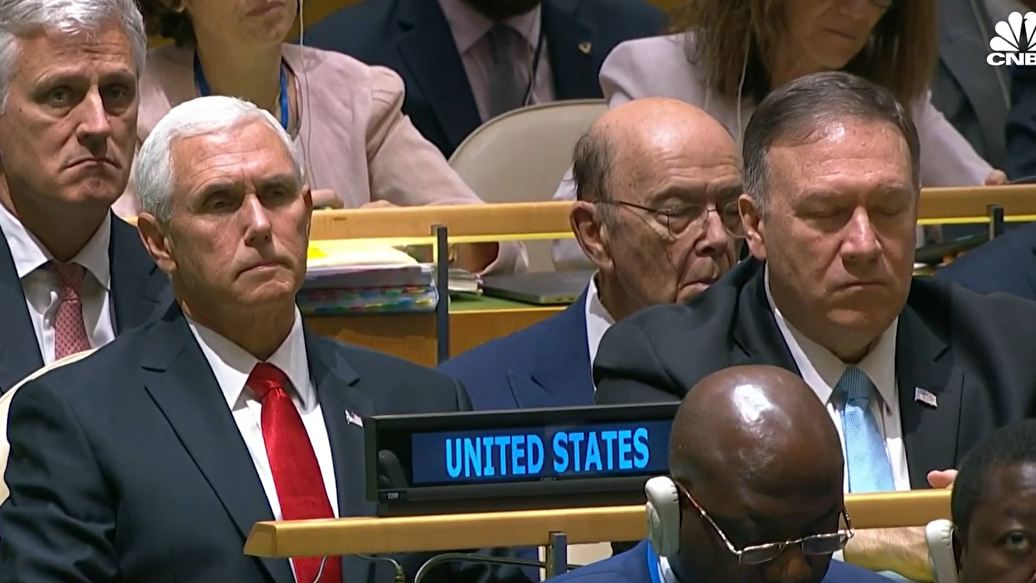Американский министр заснул во время речи Трампа в ООН - ВИДЕО