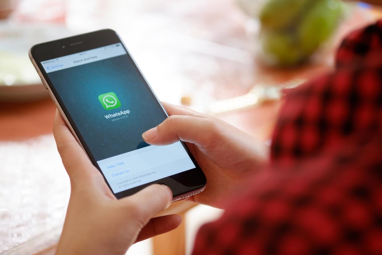 Хакеры взламывали телефоны пользователей сети через WhatsApp и шпионили за ними